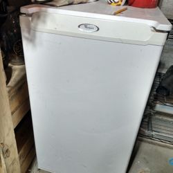 Whirlpool Mini-fridge