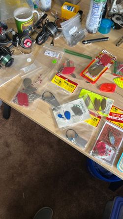 Lot’s of fishing tackle salmon steelhead trout bass bottom fish 🎣