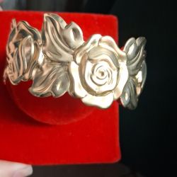New Gold Tone Cuff Bracelet Is Ajustable Mpu Serious Buyer Don't Deliver Cash Only 