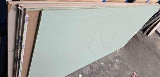 8x4 5/8 Sheet Rock drywall 5 sheets