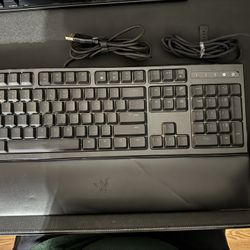Keyboard Razer ornata chroma and mouse viper 8k