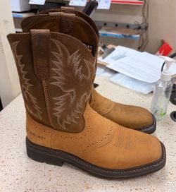 Ariat work boots. size. 8.5