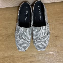 Toms slip on shoes 