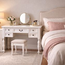 White Solid Wood Desk / Vanity Table – 90% New, Elegant & Sturdy