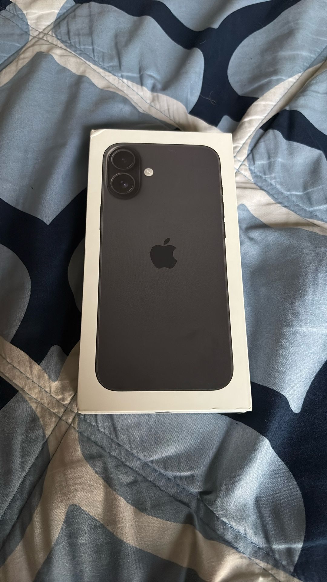 iPhone 16 Plus , Google Pixel 7