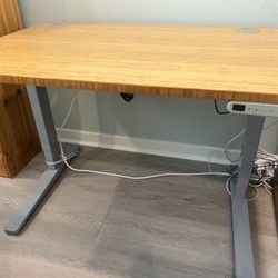 UPLIFT Standing Desk – Bamboo Top, Electric V2 Frame (42"x30")  