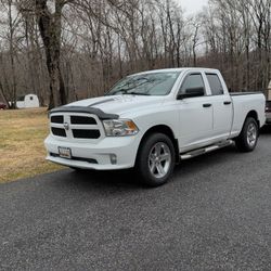 2017 Dodge Ram Express, New Crate 5.7 Hemi Engine, 113803 Miles, Motor Has 550 Miles First Oil Change Done, Has A 3 Yr, Warranty On Motor, Asking $16,