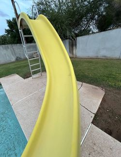 Pool slide 🛝