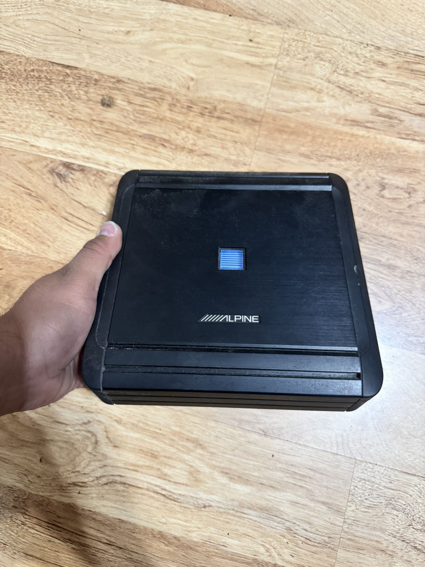Alpine Subwoofer Amplifier