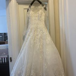 Mónica Bridal Beautiful Wedding Dress Size Medium 10-12