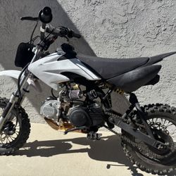 49 Cc Mini Bike  Up 35 Mph