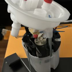 BMW FUEL PUMP NEW