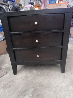 Dark Wood 3-Drawer Nightstand, pick up in Temple city
