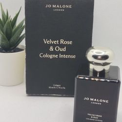 Jo Malone London 

Velvet Rose & Oud Cologne Intense

1.7 fl  ✨️