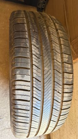 225 50 R18  Michelin  Tire
