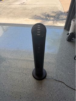 Oscillating fan with multiple settings and timer