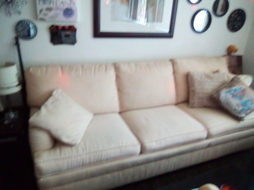 Ethan Allen Full Size Sofa