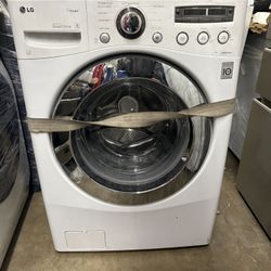 Lg Front load Washer And Gas Dryer “white” 