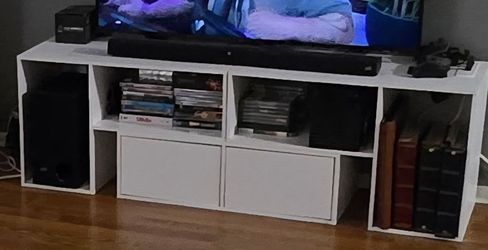 Entertainment center