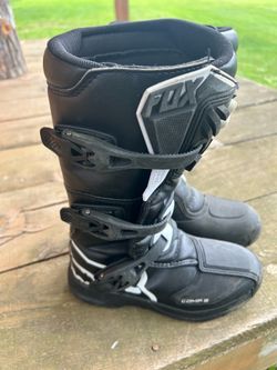 DIRT BIKE RIDING BOOTS /KNEE PADS