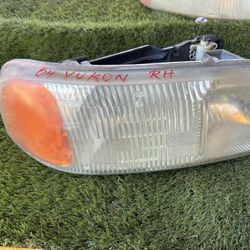 2004 GMC Yukon LH & RH Headlights 