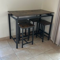 Table & 4 Stools