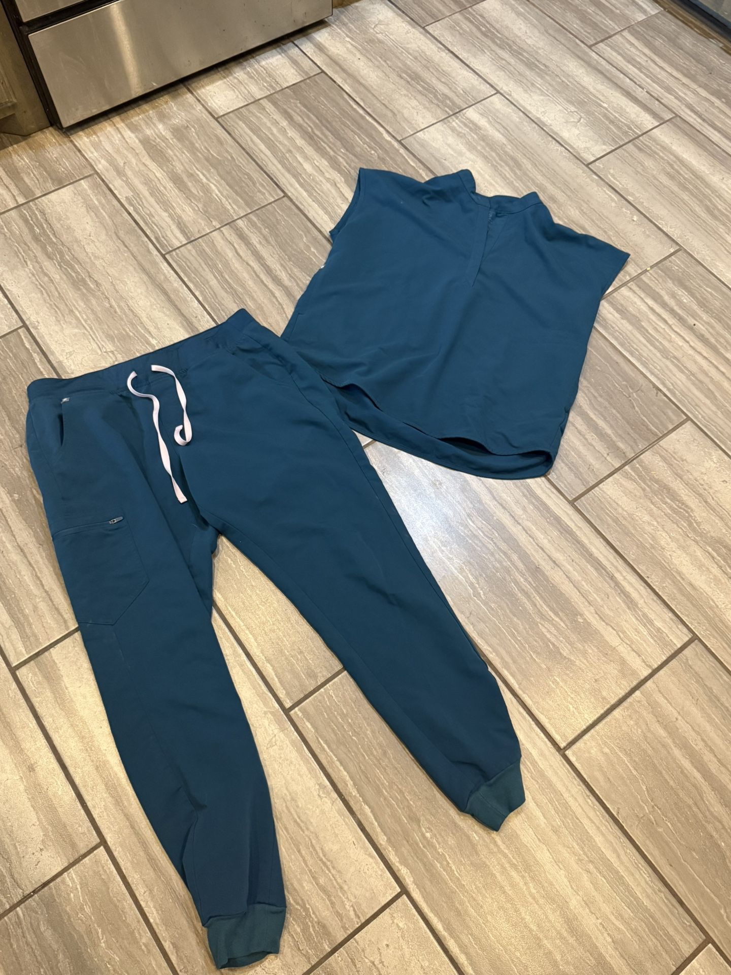 Figs Scrub Set Sz L & XLT