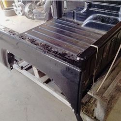 2020 Jeep gladiator Bed