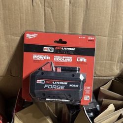 Milwaukee M18 18V Lithium-lon REDLITHIUM FORGE XC 8.0 Ah Battery .  Brand NEW.