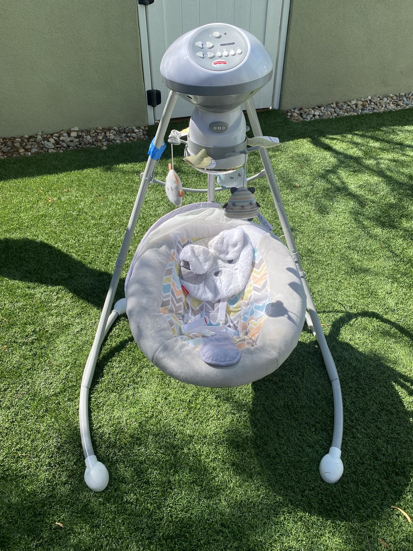 Fisher Price snugapuppy Swing