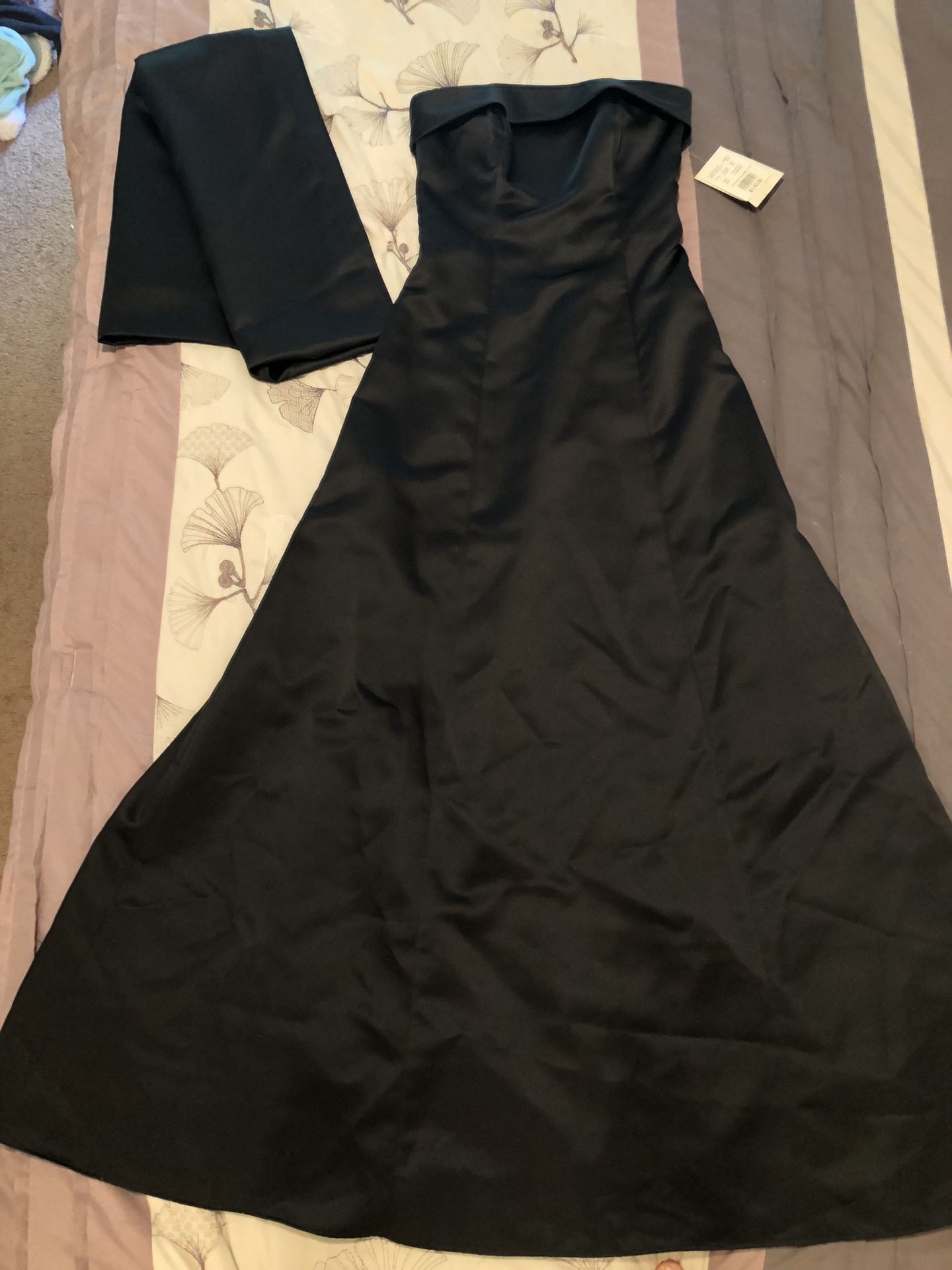 Prom dress New With Tags Size 4