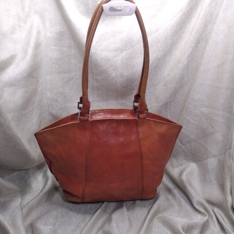 HOBO International Cognac Brown Leather Vintage Tote/Shoulder Bag Medium 


14x9x6
In inches

Vintage soft leather handbag 