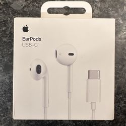 Apple EarPods USB-C plug