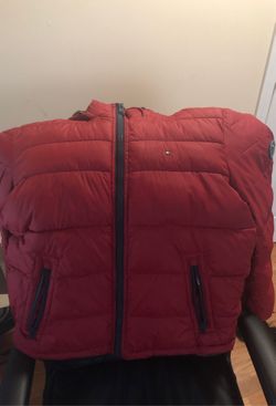 TOMMY HILFIGER RED COAT SIZE M