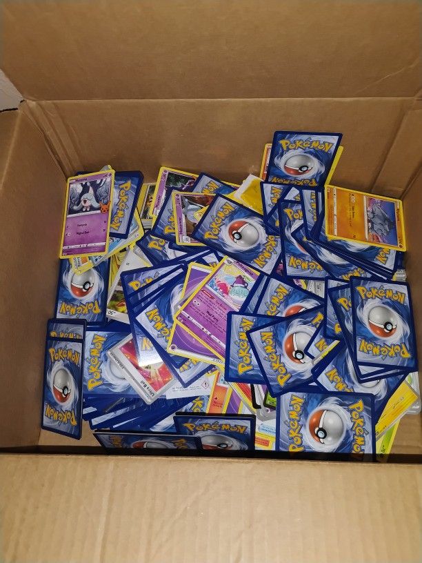 Random Box Of Pokemon Cards 