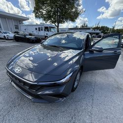 Hyundai Elantra 2025