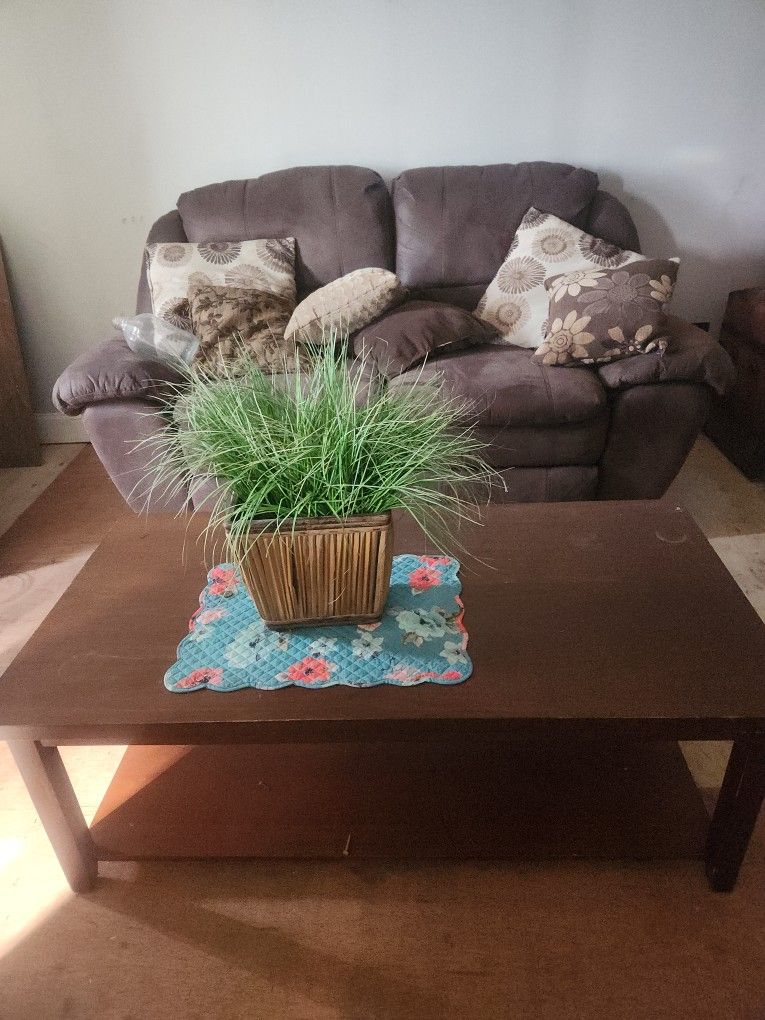 Couch & Love Seat Cofee Table & 2 Side Tables