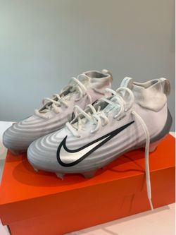 Football cleats