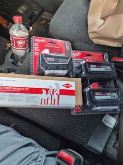 Milwaukee M18 Batteries & Knipex Pliers Wrench Set
