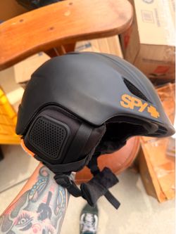 Snow helmet