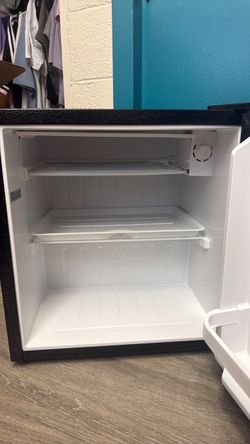 Mini fridge