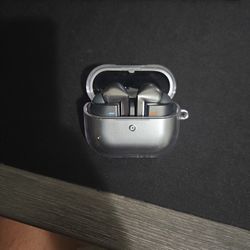 Buds 3 pro with clear case. 