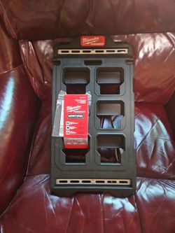 Milwaukee Packout Compact Wall Plate