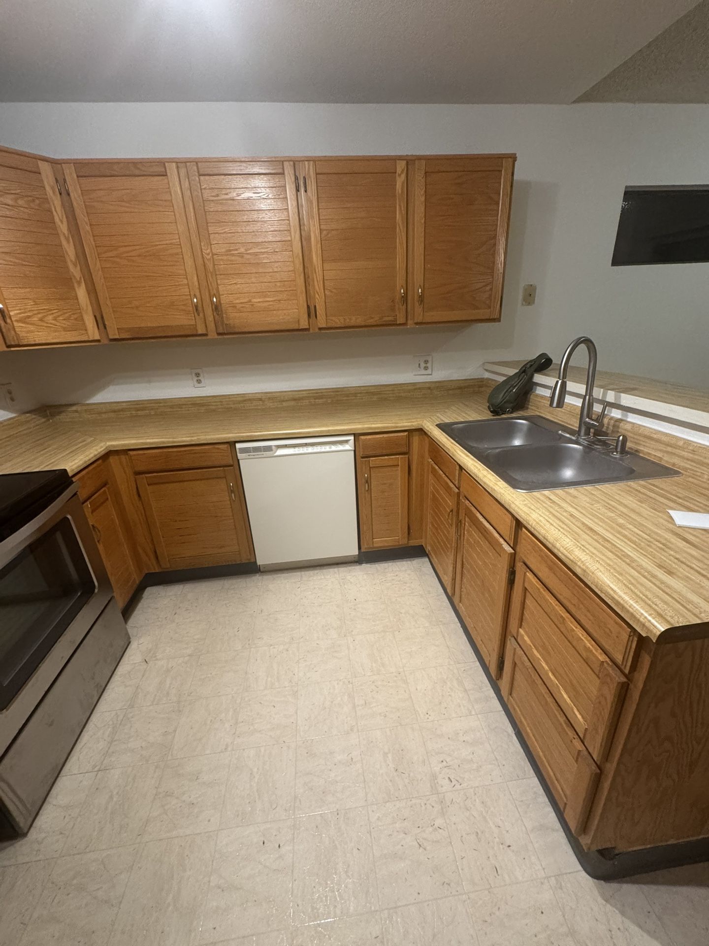 Kitchen Oak Cabinets And Bathroom With Sink Garbage Disposal ,Stove,Dishwasher Hardware And Faucet