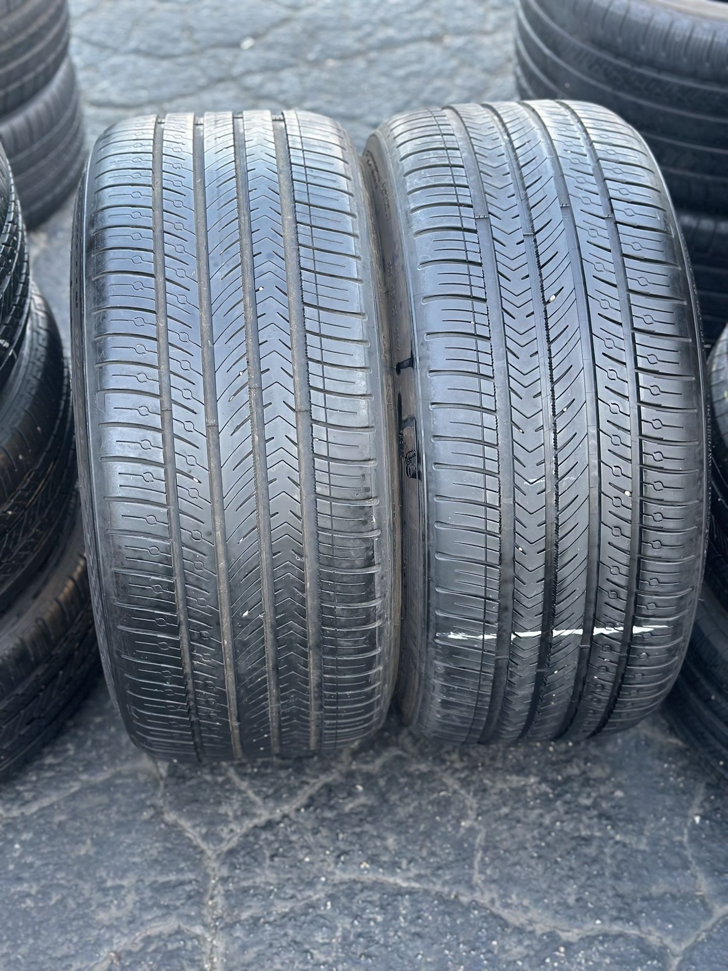 PAIR OF TIRE 275 35 21 MICHELIN 85% LIFE