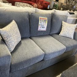 Beautiful Sleeper Sofa 🎉💙 Easy Financing Available 📦📦