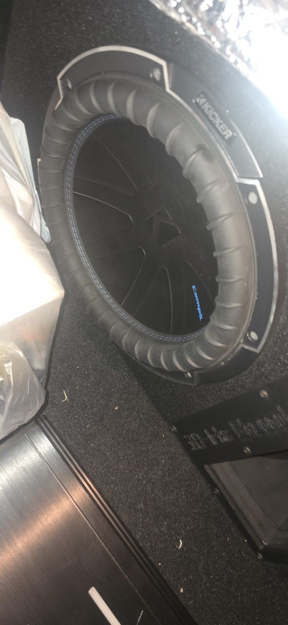 Compact Kicker