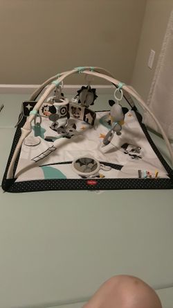 Tiny Love Tummy Time mat