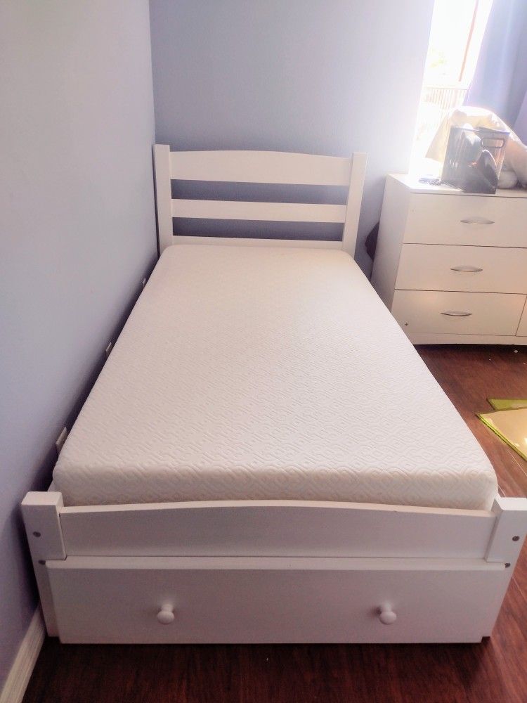 Wooden Twin Bed With Storage Drawer