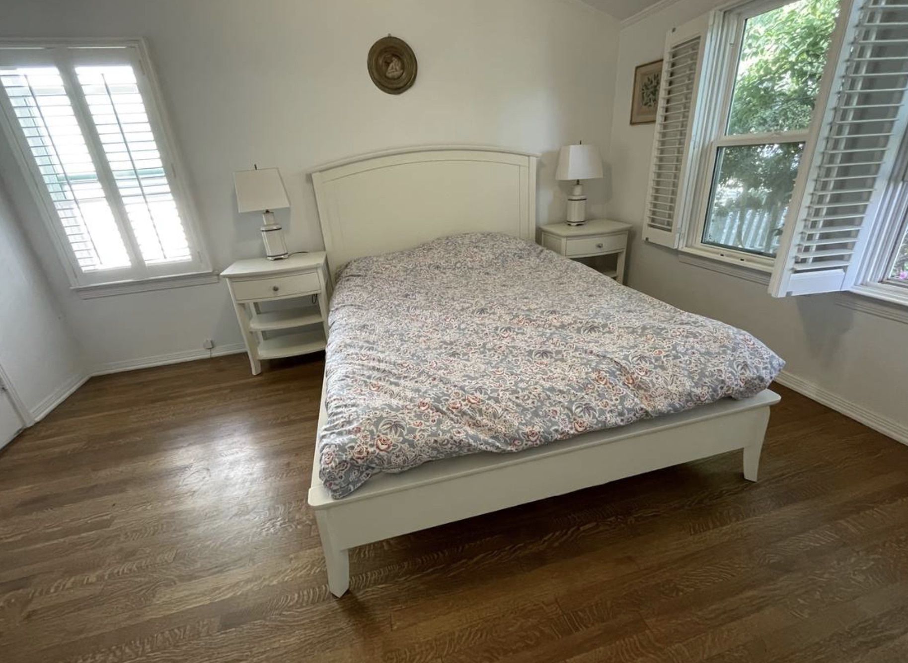 Pottery Barn Queen White Bed Frame